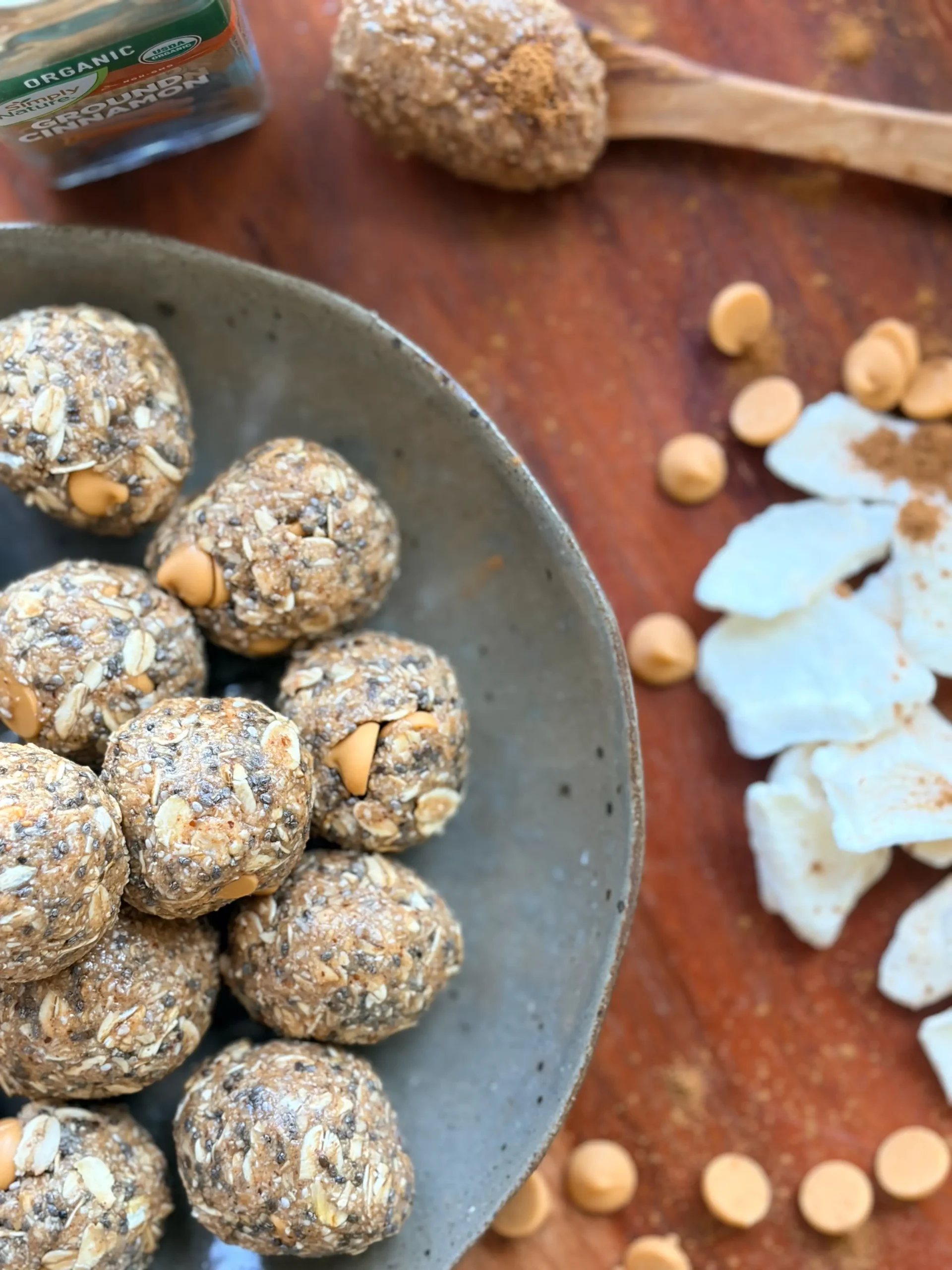 Cinnamon caramel apple protein balls.